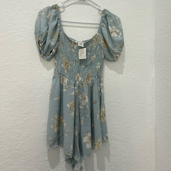 💥PRICE⬇️ 
MILEY & MOLLY • Romper With Puff Sleeve Smock Ditsy Floral • size M • - Picture 5 of 9